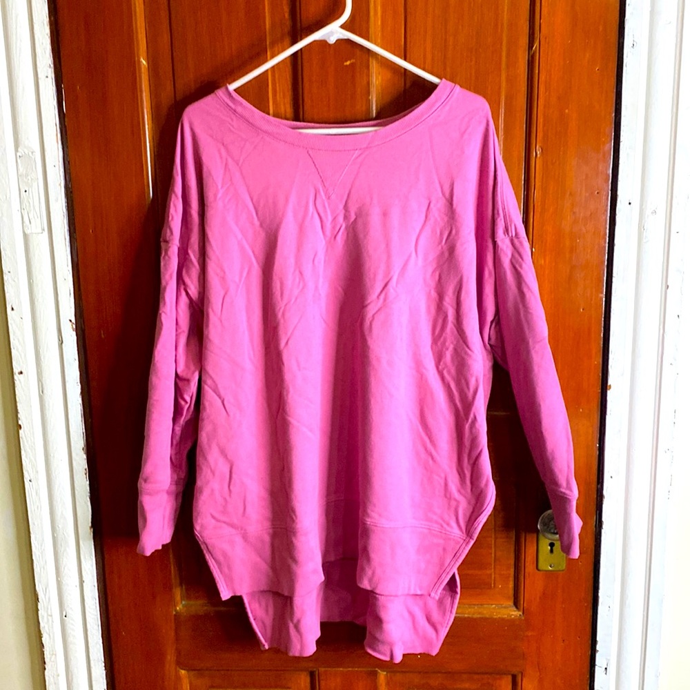 EUC: TERRA & SKY ROUND COLLAR SWEATSHIRT